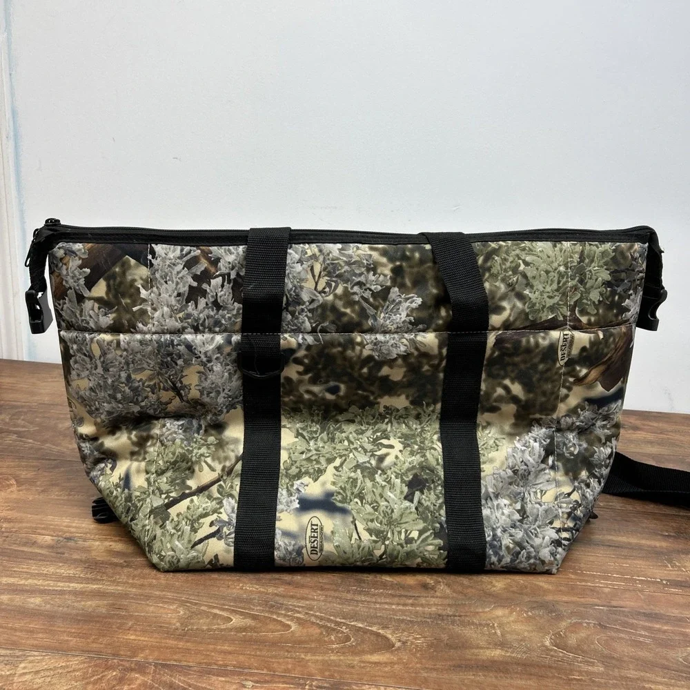 Buc-ees Texas Travel Cooler Bag 24‎ CANS Buc ees Embroidered On Camo Canvas